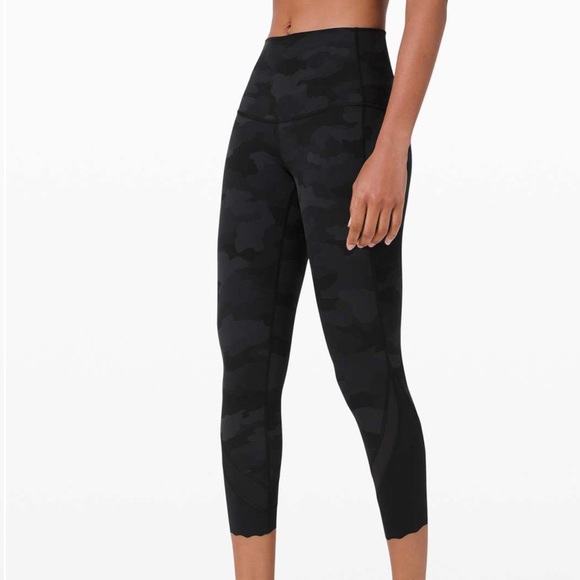 Lululemon Wunder Under Crop High-Rise *Roll Down Scallop Full-On Luxtreme 23" - Picture 1 of 7